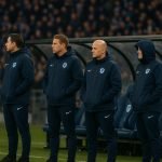 KRC Genk langs de zijlijn tijdens een Europese wedstrijd